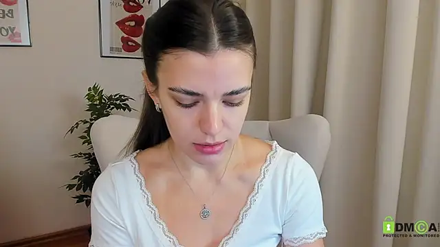 Snapshot of SuzyJamess chatting on 03-15-25, 02:14 SuzyJamess online show from 03-15-25, 02:14