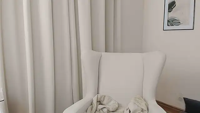 Snapshot of SuzyJamess chatting on 12-29-24, 05:42 SuzyJamess online show from 12-29-24, 05:42