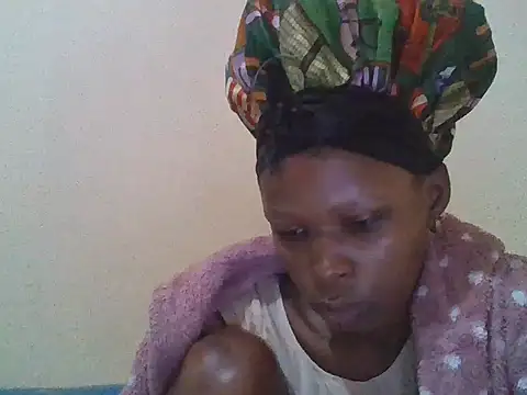 Snapshot of CharlotteDee chatting on 09-21-25, 04:17 CharlotteDee online show from 09-21-25, 04:17