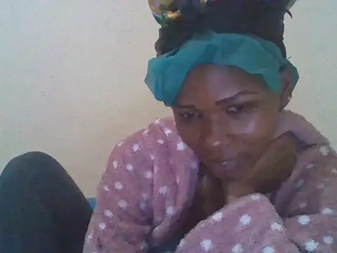 Snapshot of CharlotteDee chatting on 10-19-25, 06:05 CharlotteDee online show from 10-19-25, 06:05