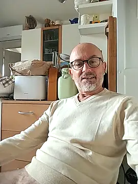 MadProfessor online show from 10-28-25, 06:45