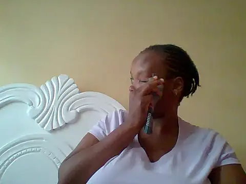 Snapshot of Sexxy-Shie chatting on 10-07-25, 06:14 Sexxy-Shie online show from 10-07-25, 06:14