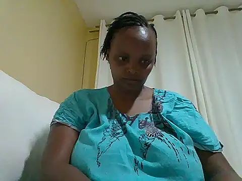 Snapshot of Sexxy-Shie chatting on 02-17-26, 02:25 Sexxy-Shie online show from 02-17-26, 02:25