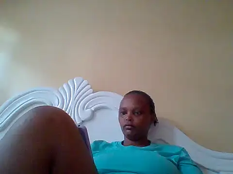 Snapshot of Sexxy-Shie chatting on 10-06-25, 06:03 Sexxy-Shie online show from 10-06-25, 06:03