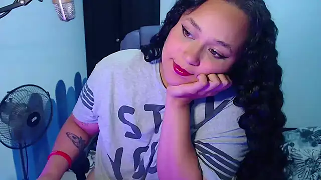 Luciernaga18 online show from 10-13-25, 02:02