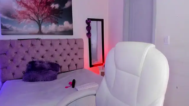 Julianaa Castro  online show from 03-22-25, 11:42