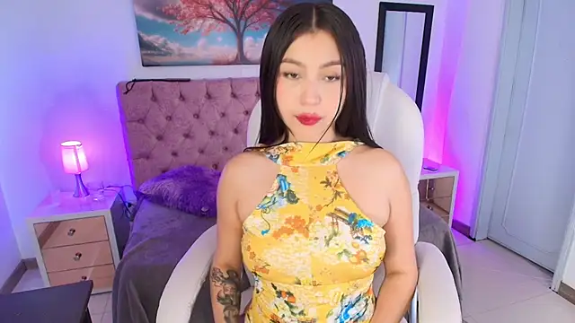 Julianaa Castro  online show from 11-07-25, 12:10