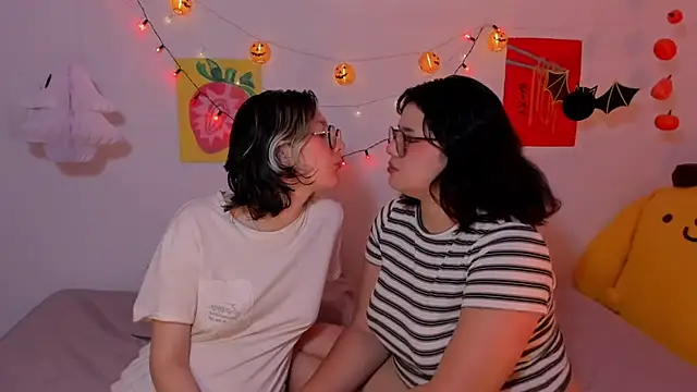 Gaby Danna online show from 10-22-25, 02:55