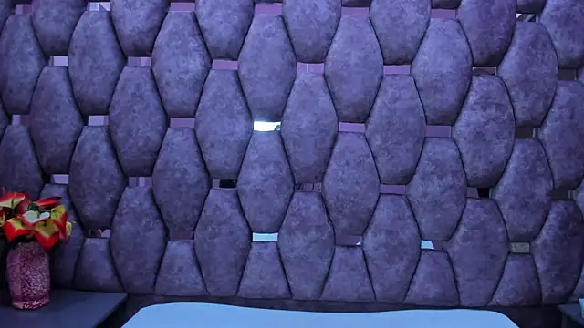 Snapshot of AlaSmith chatting on 11-19-25, 02:22 AlaSmith online show from 11-19-25, 02:22