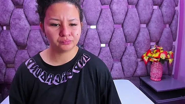 Snapshot of AlaSmith chatting on 09-27-25, 02:50 AlaSmith online show from 09-27-25, 02:50