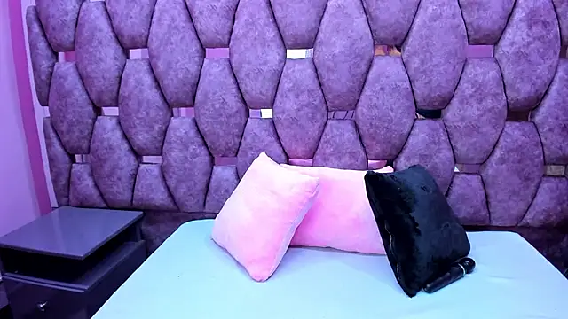 Snapshot of AlaSmith chatting on 09-09-25, 02:32 AlaSmith online show from 09-09-25, 02:32