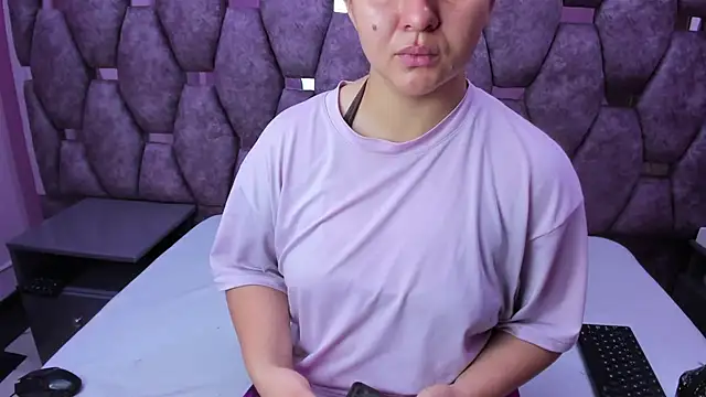 Snapshot of AlaSmith chatting on 10-11-25, 02:34 AlaSmith online show from 10-11-25, 02:34