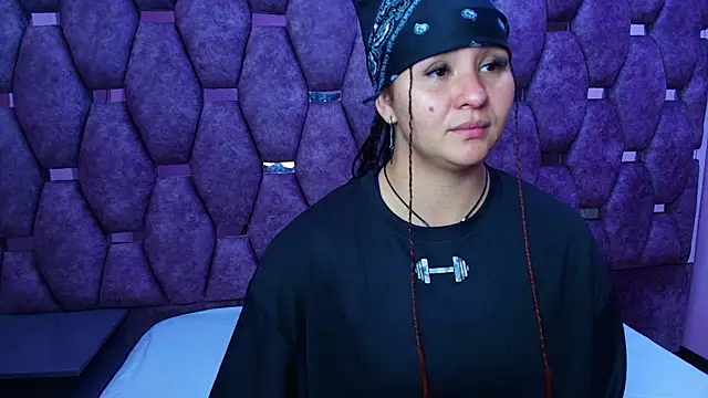 Snapshot of AlaSmith chatting on 01-09-26, 01:34 AlaSmith online show from 01-09-26, 01:34