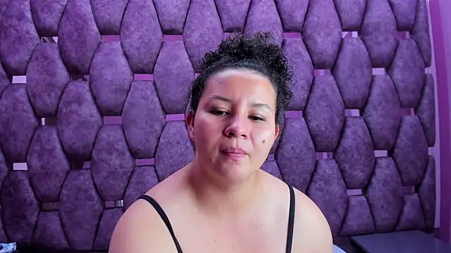 Snapshot of AlaSmith chatting on 10-09-25, 01:50 AlaSmith online show from 10-09-25, 01:50