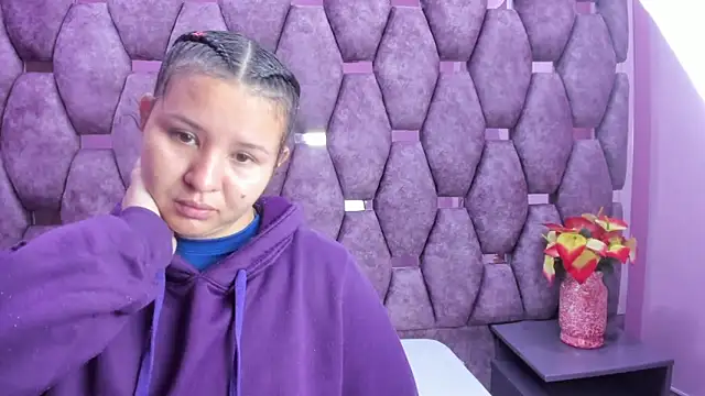 Snapshot of AlaSmith chatting on 10-15-25, 02:21 AlaSmith online show from 10-15-25, 02:21