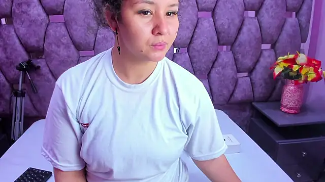 Snapshot of AlaSmith chatting on 10-01-25, 02:06 AlaSmith online show from 10-01-25, 02:06