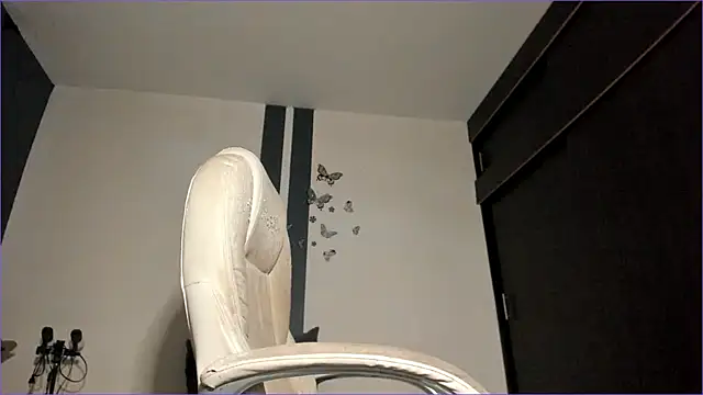 Snapshot of CandyLatinHott chatting on 10-10-25, 09:59 CandyLatinHott online show from 10-10-25, 09:59