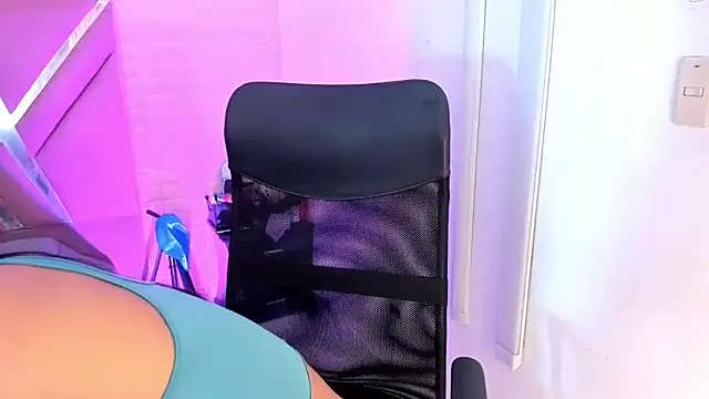 CandyLatinHott online show from 01-08-26, 09:37