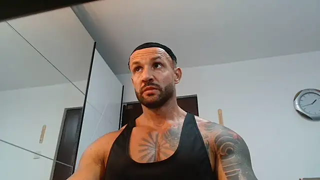 Magnificmuscles89 online show from 05-27-26, 10:44