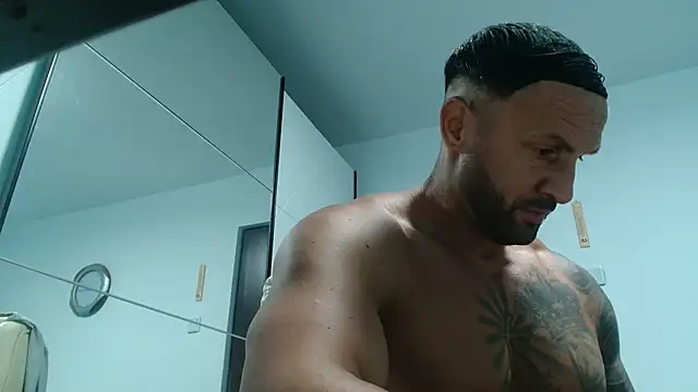 Magnificmuscles89 online show from 05-19-26, 11:17