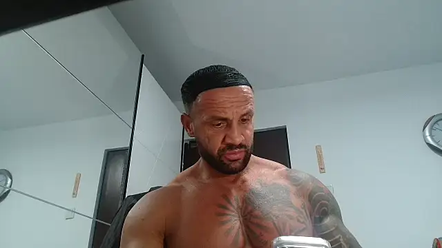 Magnificmuscles89 online show from 02-10-26, 04:50