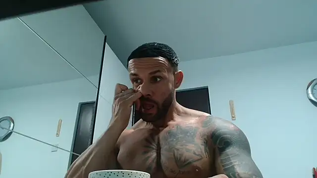 Magnificmuscles89 online show from 05-15-26, 11:08