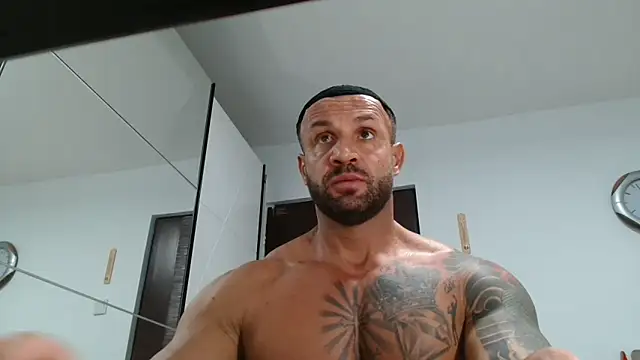 Magnificmuscles89 online show from 04-15-26, 10:54