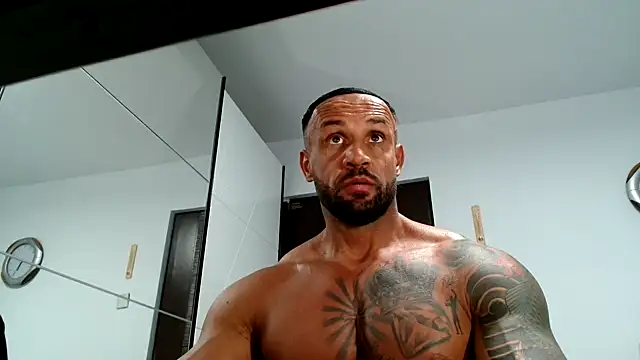 Magnificmuscles89 online show from 11-10-25, 03:28