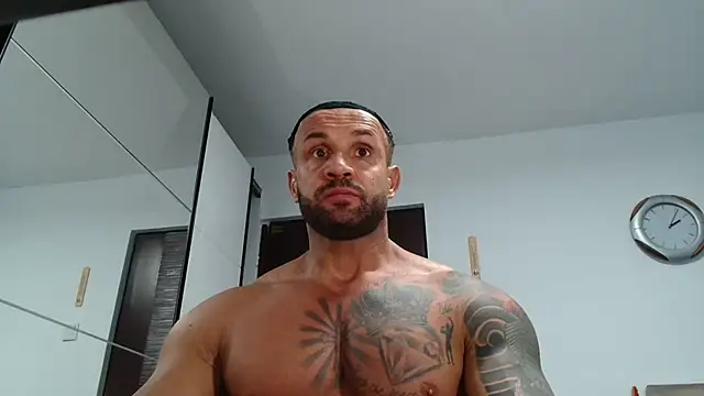 Magnificmuscles89 online show from 04-30-26, 11:06
