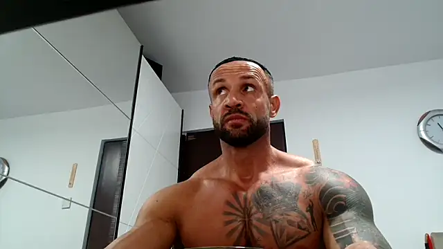 Magnificmuscles89 online show from 10-29-25, 09:19