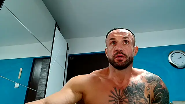 Snapshot of Magnificmuscles89 chatting on 09-27-25, 11:11 Magnificmuscles89 online show from 09-27-25, 11:11