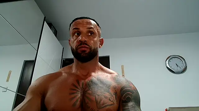 Magnificmuscles89 online show from 11-05-25, 03:26