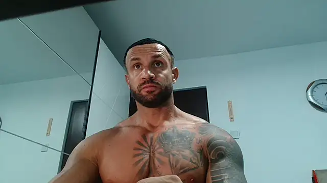 Magnificmuscles89 online show from 05-18-26, 10:31
