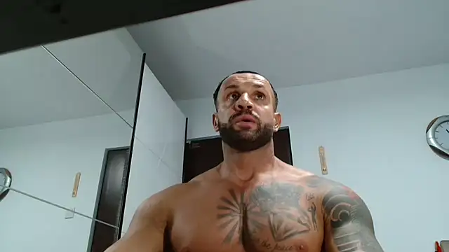 Magnificmuscles89 online show from 05-08-26, 08:12