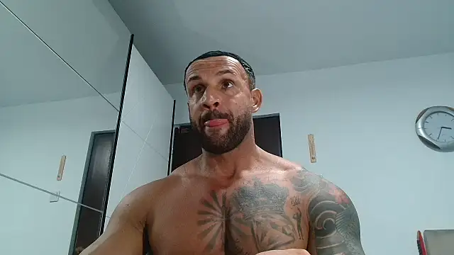 Magnificmuscles89 online show from 04-26-26, 10:07