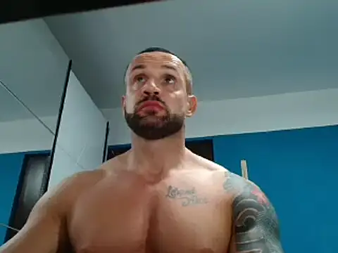 Snapshot of Magnificmuscles89 chatting on 03-21-25, 09:34 Magnificmuscles89 online show from 03-21-25, 09:34
