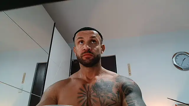 Magnificmuscles89 online show from 05-23-26, 10:36