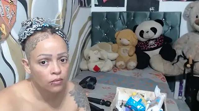 manzanahot9 online show from 11-06-25, 06:45