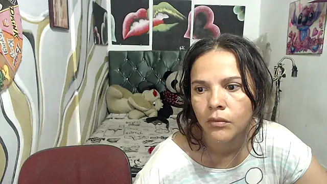 Snapshot of manzanahot9 chatting on 06-26-26, 12:11 manzanahot9 online show from 06-26-26, 12:11