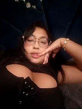 kitty roouse online show from 05-05-26, 04:54