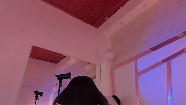 kitty roouse online show from 04-11-26, 07:56