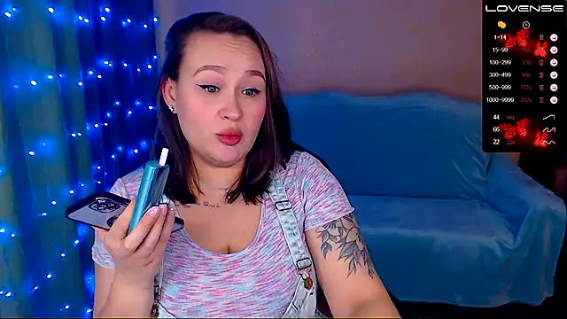Snapshot of Cutie-Melanie chatting on 01-23-25, 10:54 Cutie-Melanie online show from 01-23-25, 10:54