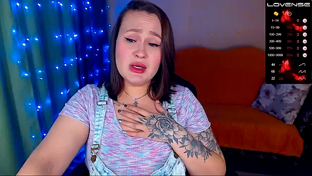Snapshot of Cutie-Melanie chatting on 01-10-25, 10:39 Cutie-Melanie online show from 01-10-25, 10:39