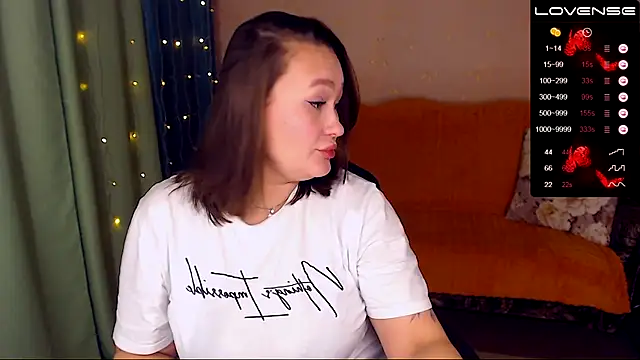 Snapshot of Cutie-Melanie chatting on 12-06-24, 12:22 Cutie-Melanie online show from 12-06-24, 12:22