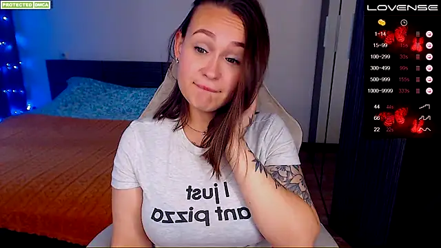 Snapshot of Cutie-Melanie chatting on 09-15-25, 09:43 Cutie-Melanie online show from 09-15-25, 09:43