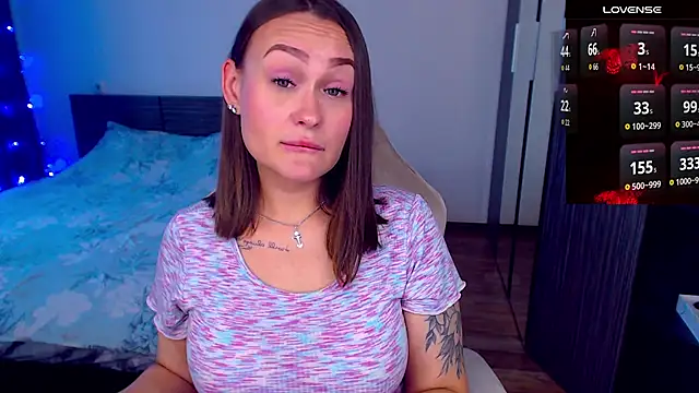 Snapshot of Cutie-Melanie chatting on 10-07-25, 01:23 Cutie-Melanie online show from 10-07-25, 01:23