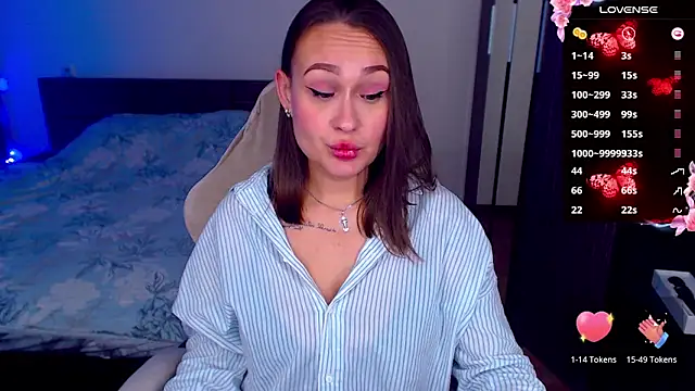 Snapshot of Cutie-Melanie chatting on 10-14-25, 11:14 Cutie-Melanie online show from 10-14-25, 11:14