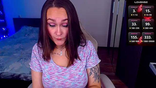 Snapshot of Cutie-Melanie chatting on 10-09-25, 11:27 Cutie-Melanie online show from 10-09-25, 11:27