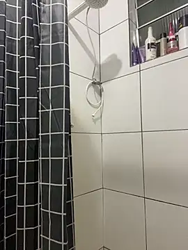 couple shy online show from 12-18-25, 02:27