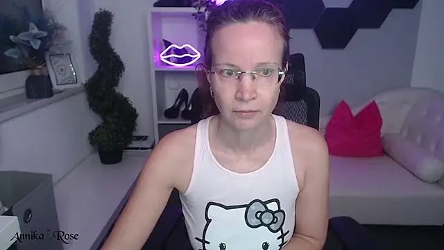 Snapshot of AnnikaRose chatting on 02-05-25, 12:27 AnnikaRose online show from 02-05-25, 12:27